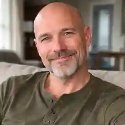 Player testimonial photo of Daniel O’Connor from Ballarat, Australia, reviewing Dragon Slots Casino AU platform